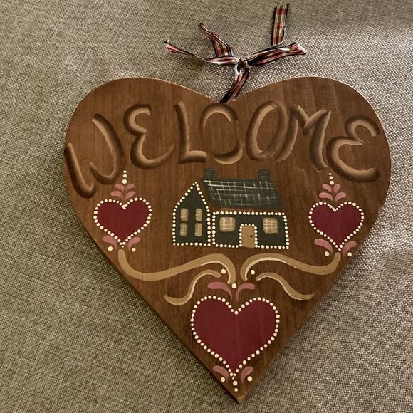 Vintage Wood Heart Shaped Wecome Sign - Picture 3 of 7
